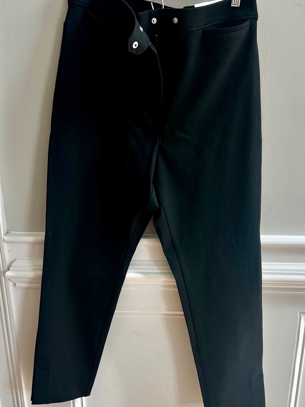 Ann Taylor Black Cropped Pants - Sleek Ankle Length